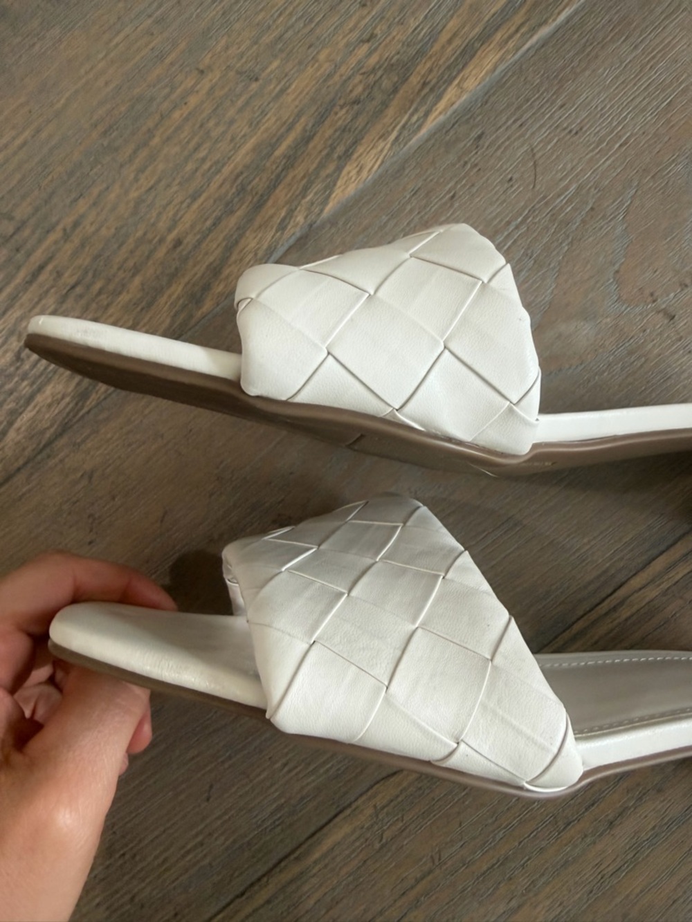 Marc Fisher Woven Slide Sandals 
White Block Heel, Size 9 - Picture 3 of 8